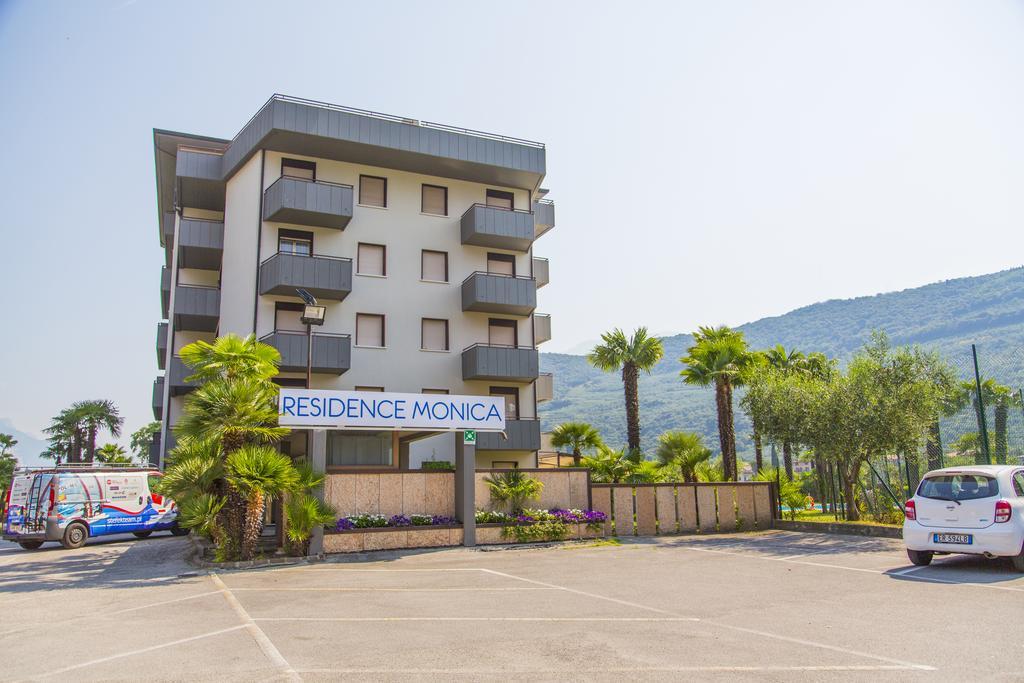 Residence Monica Riva del Garda Exteriör bild